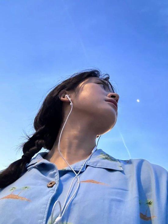 很羡慕，沈月的松弛感  第7张