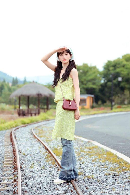 在真人秀里素颜出镜	，她这么敢？  第7张