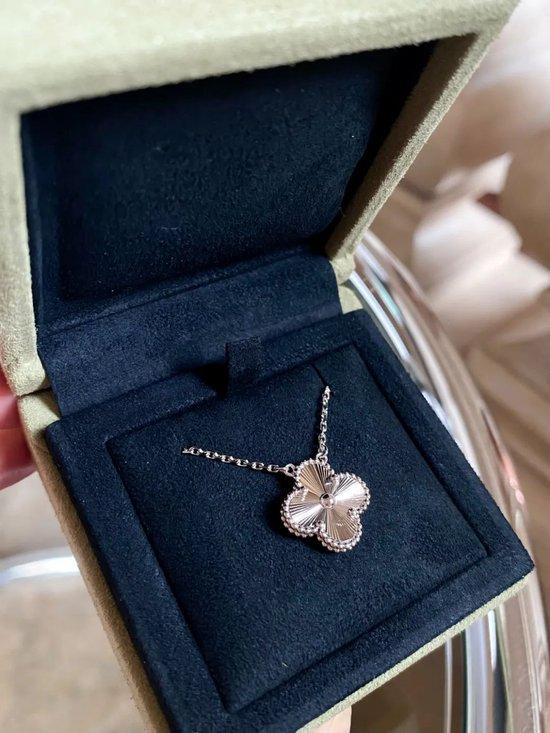 梵克雅宝全球涨价	，为什么大家通宵排队买？  第18张