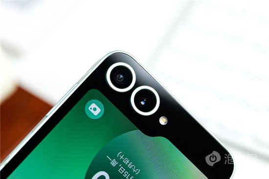 首款骁龙8 Gen3小折叠 三星Galaxy Z Flip6手机评测  第22张