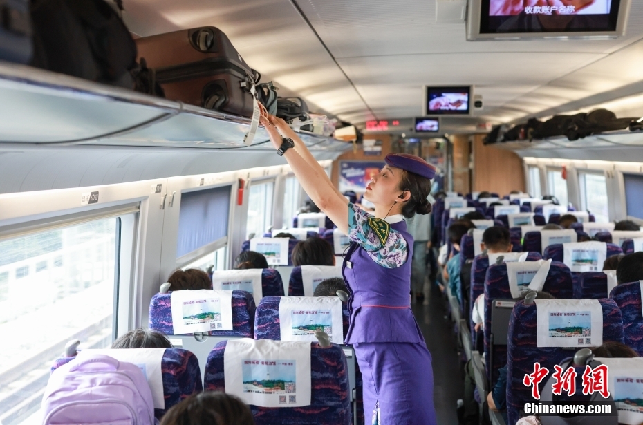 暑运期间高铁列车长的工作日常 第2张 暑运期间高铁列车长的工作日常 第2张