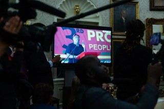 惊呆全球:特朗普竟给来访总统设鸿门宴