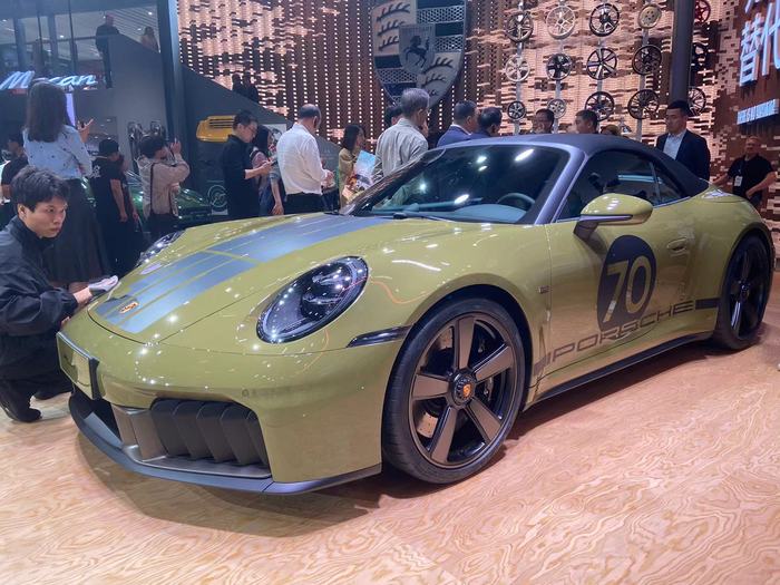 最贵的几款新车都在这里了|2025上海车展  第5张 最贵的几款新车都在这里了|2025上海车展  第5张