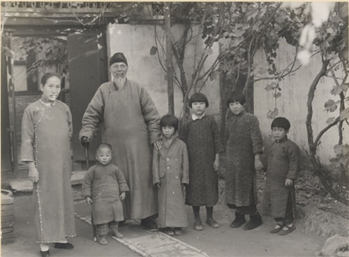 齐白石精品在波士顿展出	，“白石画屋”呈现水墨挥洒  第12张