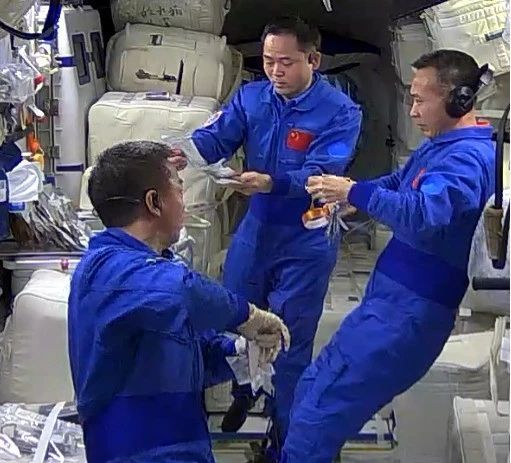 首次公布!我国空间站内发现微生物新物种  第2张 首次公布!我国空间站内发现微生物新物种  第2张