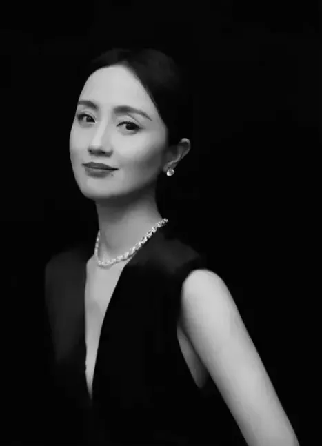 中国国家话剧院同事撰文悼念朱媛媛  第1张